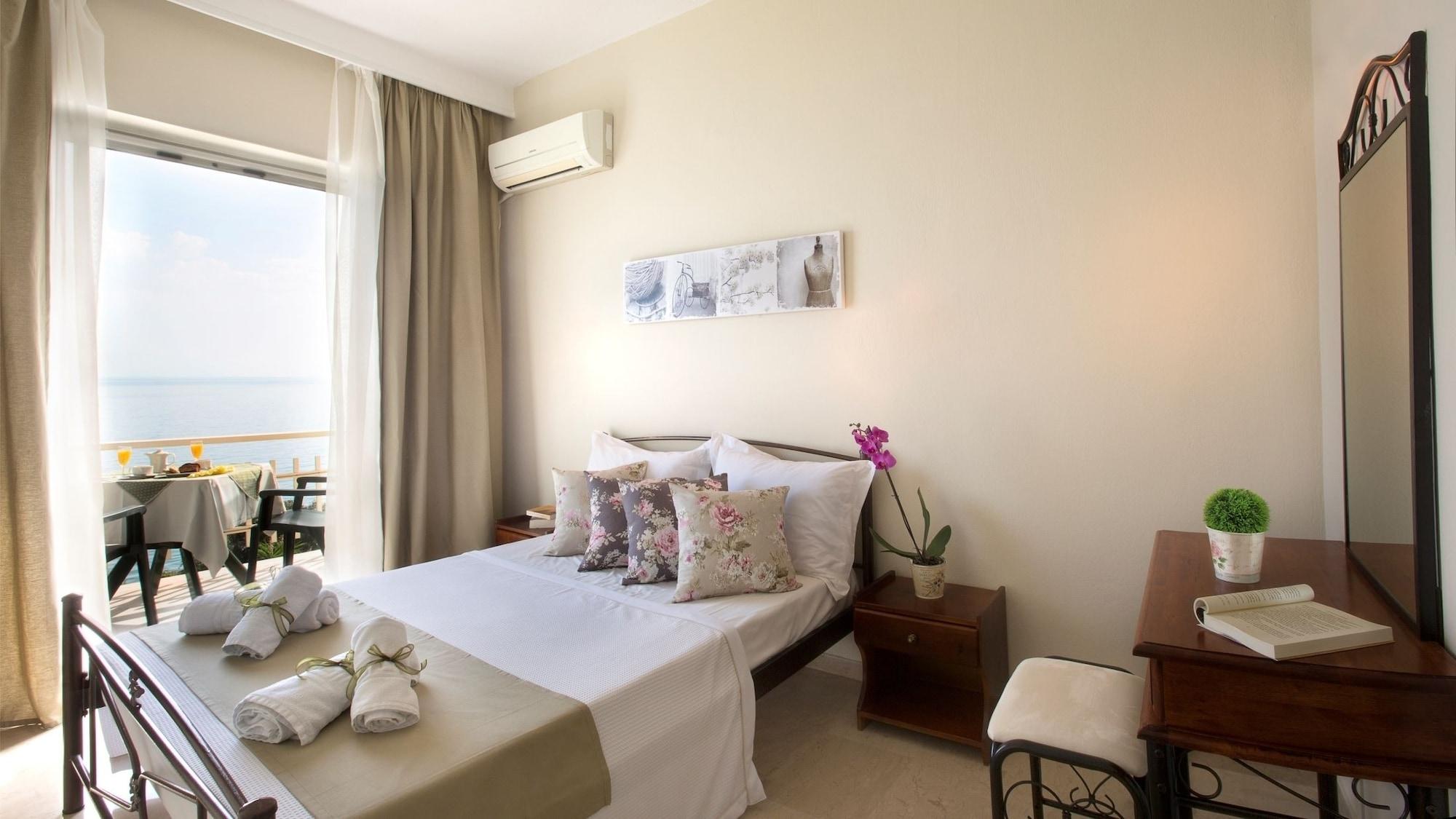 Aurora Beach Hotel Agios Ioannis Peristerion Екстериор снимка