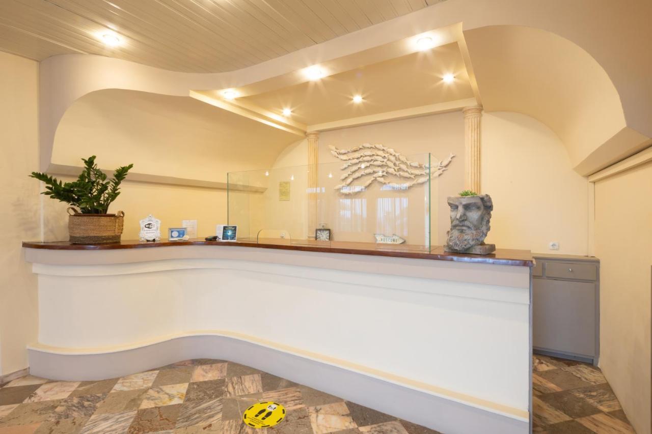 Aurora Beach Hotel Agios Ioannis Peristerion Екстериор снимка